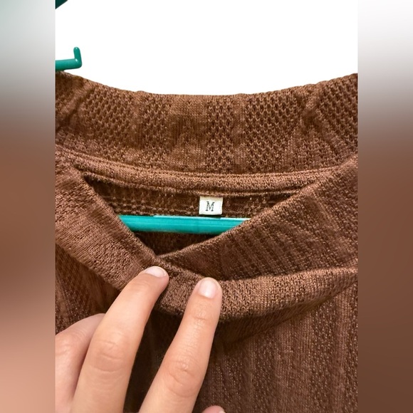 Medium Sweater - Picture 2 of 3